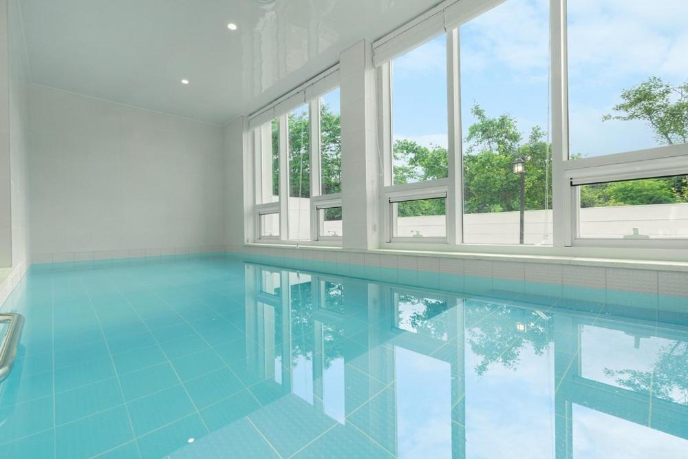 Private Gangneung Pool Villa Екстериор снимка